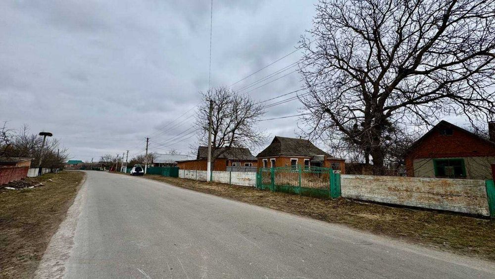 Продам будинок з великою ділянкою в Слободі Дашковецька