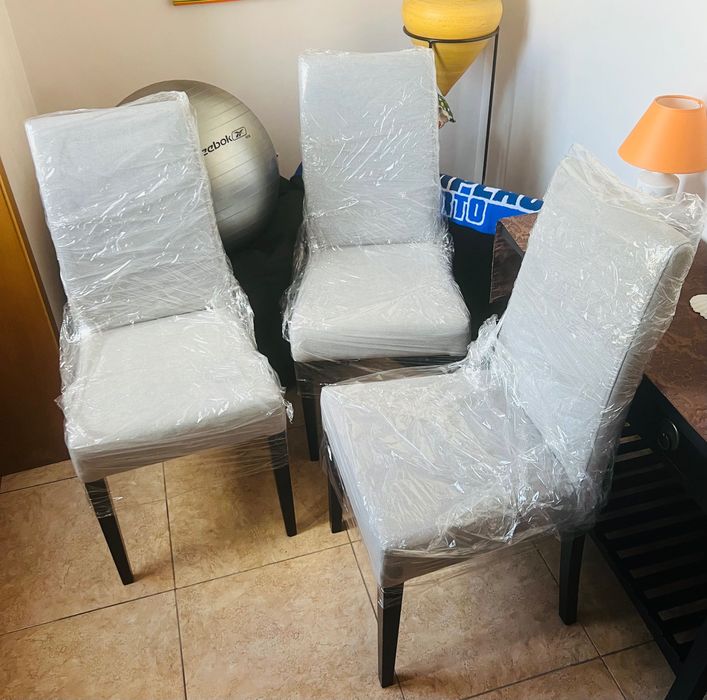 Quatro cadeiras sala jantar