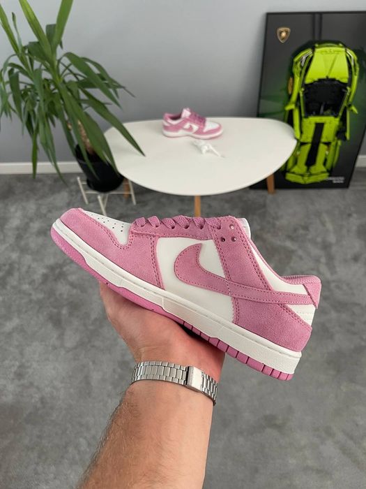 Жіночі шкіряні та замшеві кеди Nike Dunk Low