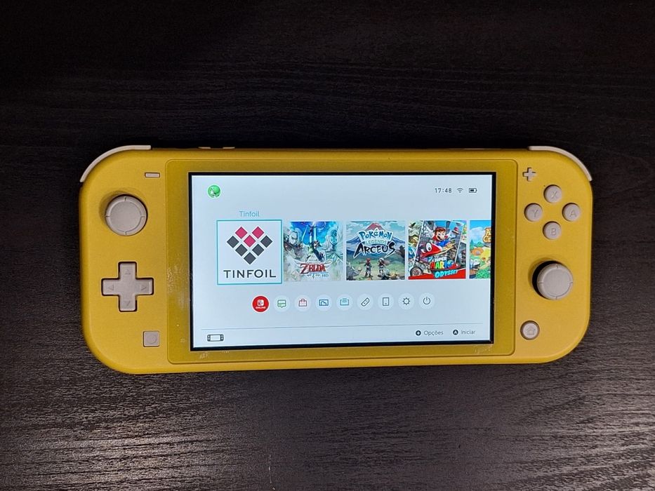 Nintendo Switch Lite Amarela com Pico fly