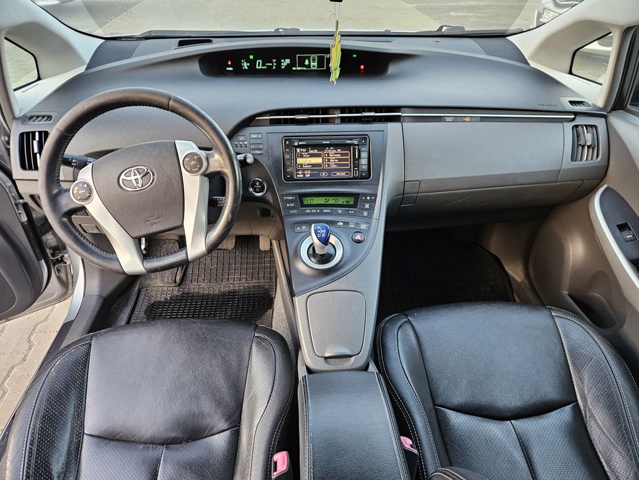 Prius 3 hybryda + LPG**SKÓRY**