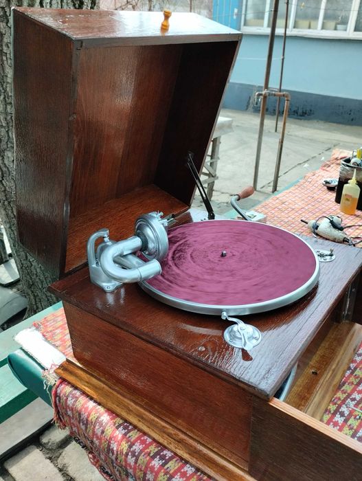 кабінетний граммофон