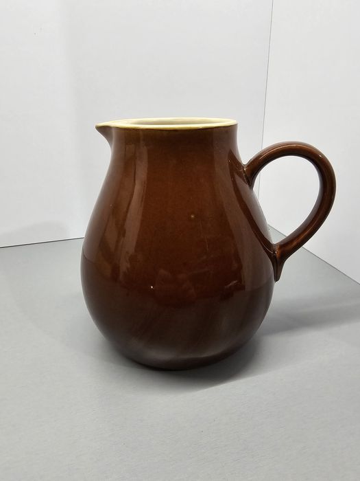 Dzbanek glininany z PRL-U