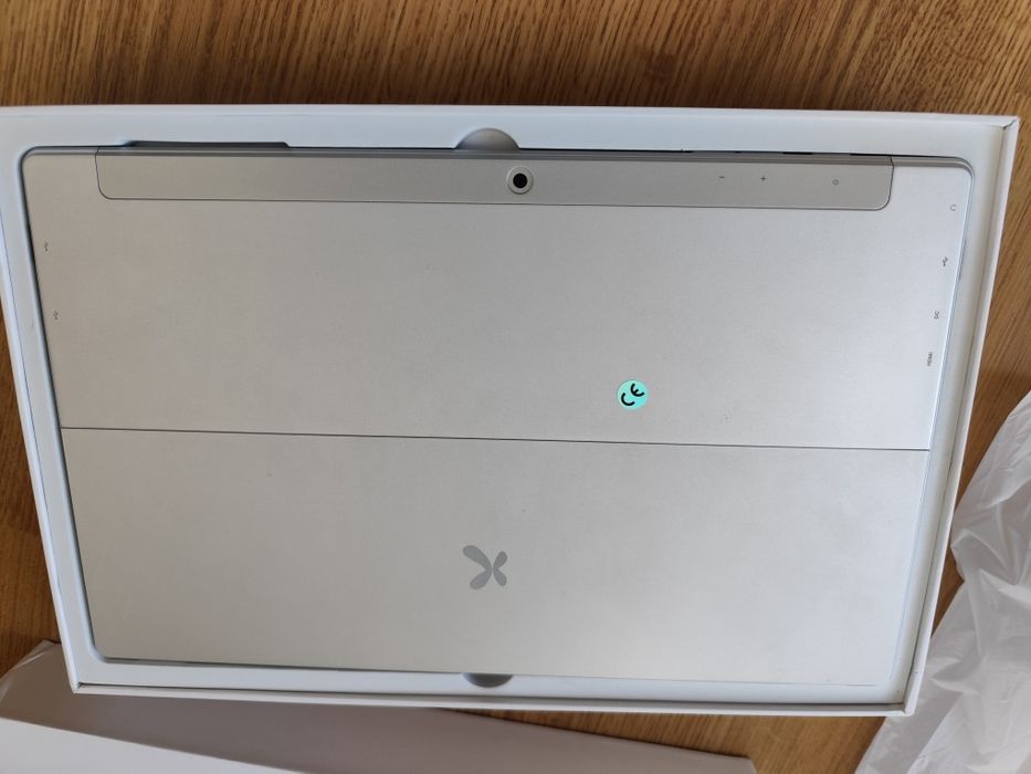 Tablet PC 2w1 intel atom uszkodzony