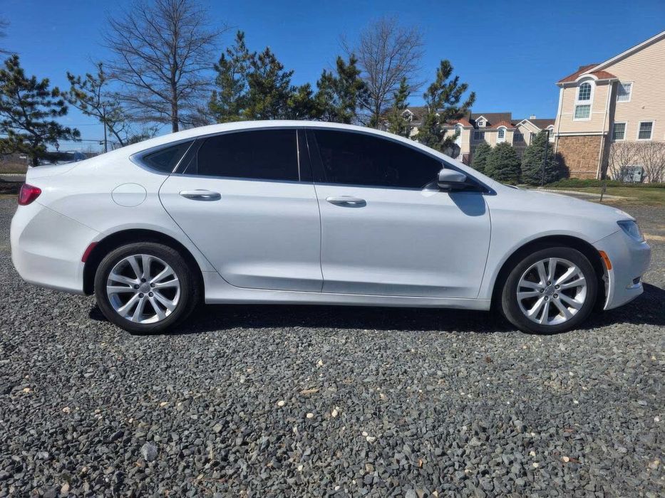 Chrysler 200 S      2015