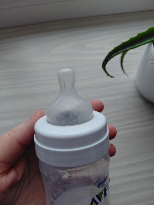 Бутилочка пляшечка антиколікова avent 0+