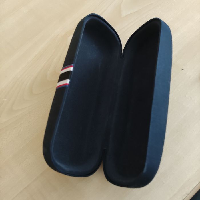 Футляр для очков Tomi Hilfiger