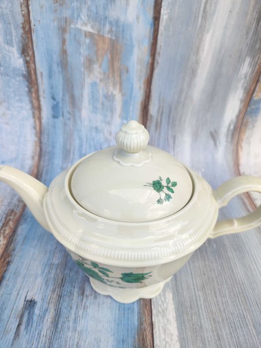 Porcelanowy dzbanek Hutschenreuther - Ecru motyw rózy -