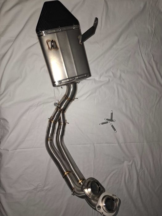 Escape MT-07 novo tipo leovince underbody