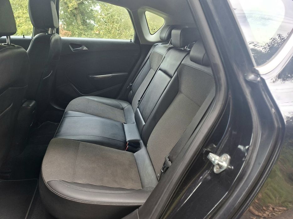 Opel Astra 1.4 Cosmo 1 dono 2011