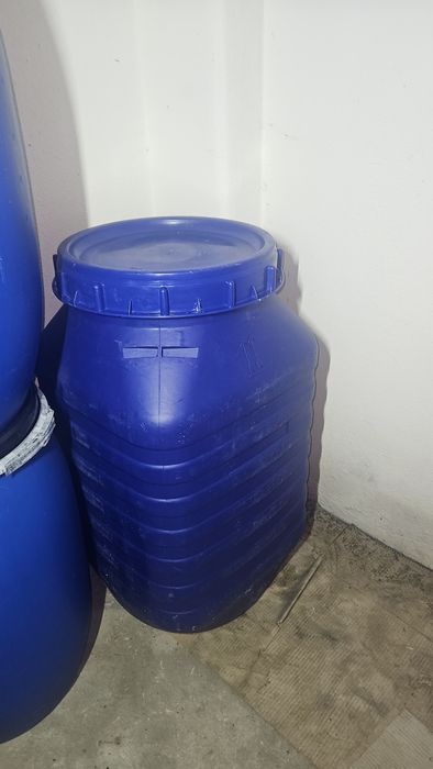 Barricas de plástico c/ tampa e fecho ,50,60,70,100,130,170,200 e 24