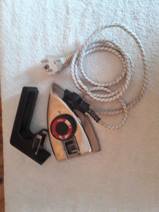 Продам разборной утюг времён СССР