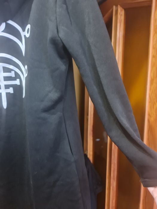 Кофта с оккультными готическими символами