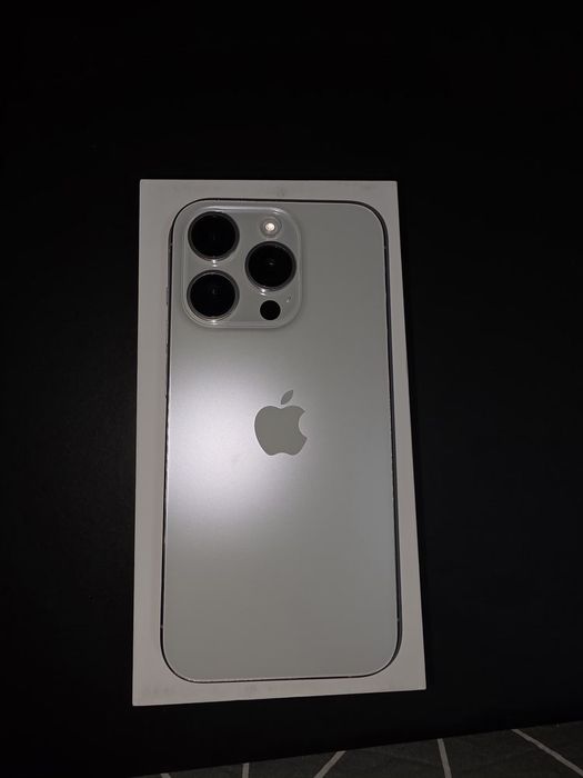 iPhone 15 Pro Branco