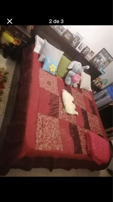 Cama de casal em bom estado