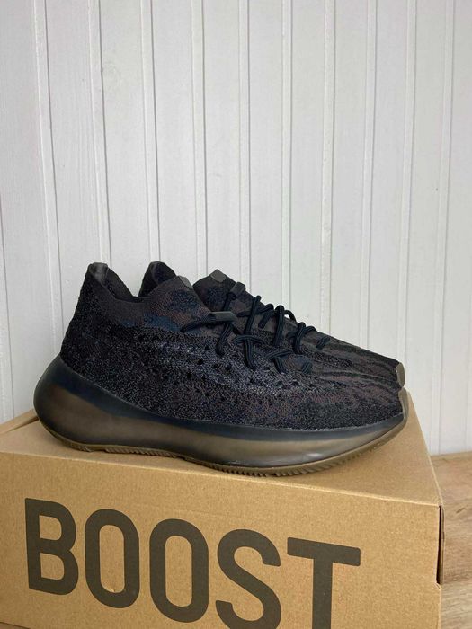 Używane buty adidas Yeezy boost 380 black onyx 43 1/3