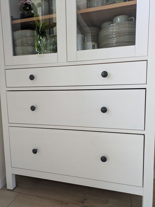 Witryna z szufladami Hemnes Ikea