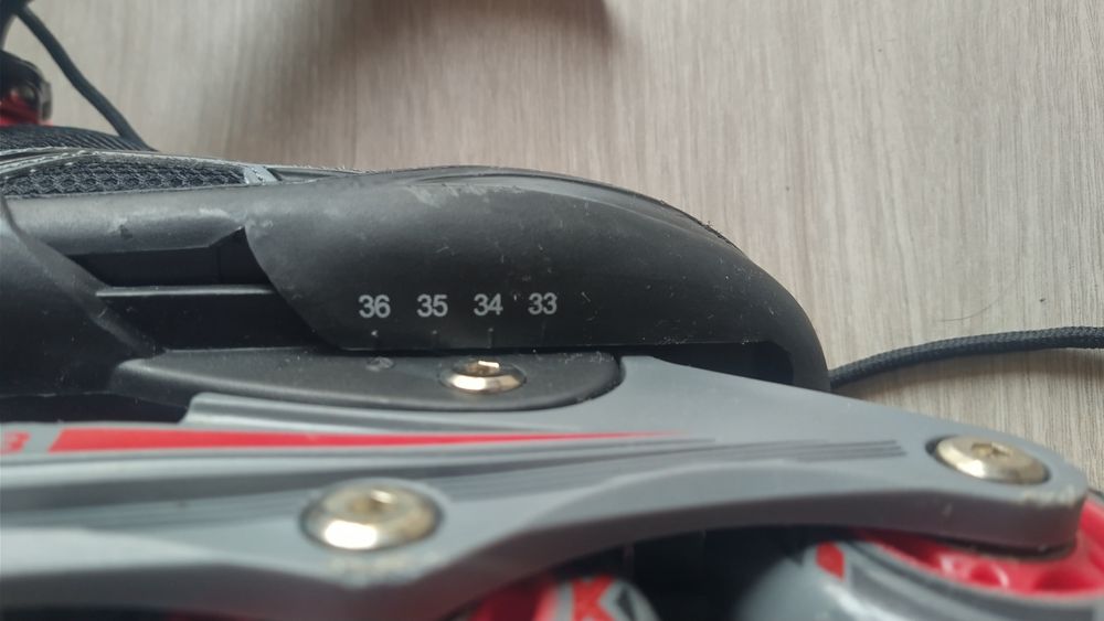 Patins 2 pares de 4 rodas em linha