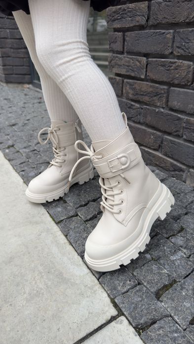 Чоботи для дівчинки 35р-23см!