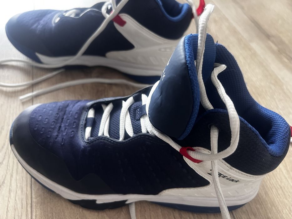 Sprzedam buty do koszykówki Tarmak rozmiar 38 długość wkładki 24,5 cm