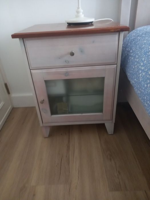 Oportunidade. Cama casal com Estrado. Estilo nórdico.