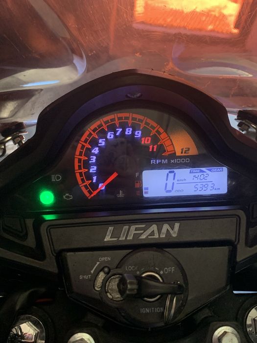 мотоцикл Lifan kp200