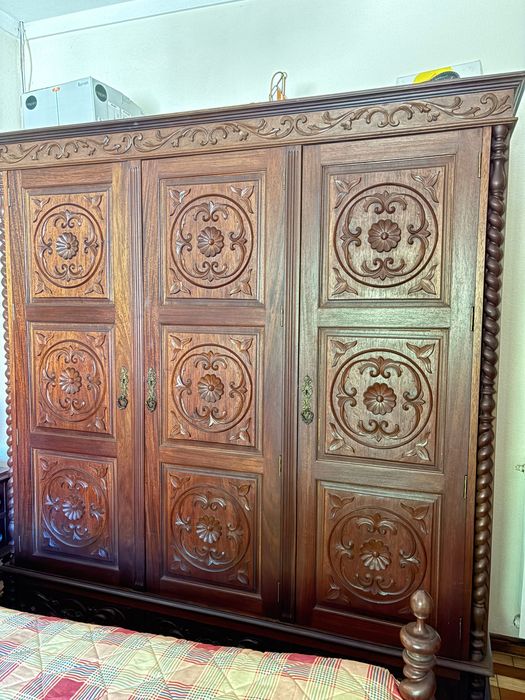 Quarto completo em madeira