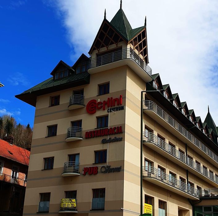 Góry Zima Ferie Lato Wakacje  Krynica Zdrój Apartament 2 osobowy Centrum Krynicy wolne pokoje winda przy stoku narciarskim