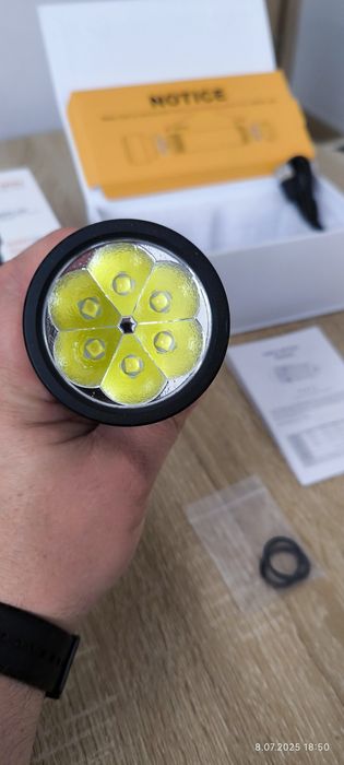 NOWA latarka Sofirn Q8 Plus -  16000 lm. wraz z 3 szt. akumulatorów.