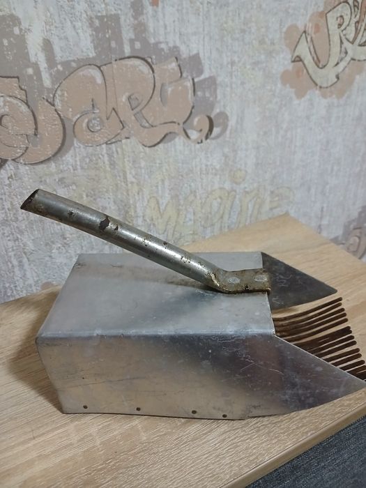 Продам гребінець для збирання ягід.