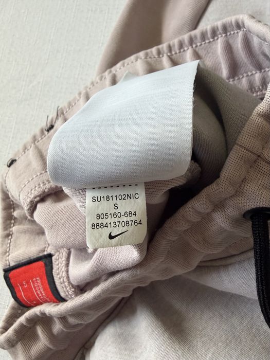 Męskie spodenki Nike Tech Fleece szaro-pudrowy róż