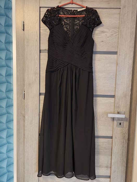 Długa Sukienka wieczorowa sylwestrowa czarna Monnari