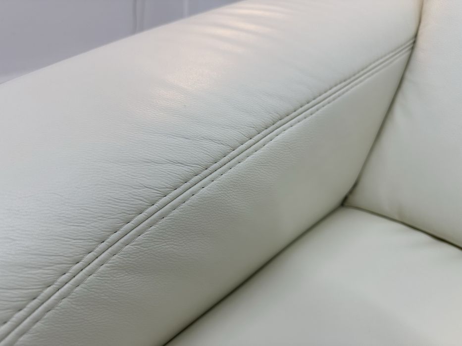 Стильне шкіряне крісло з Європи