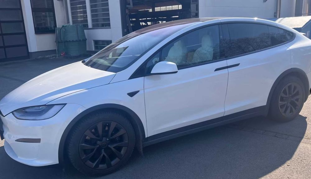 Tesla Model X Plaid 2022