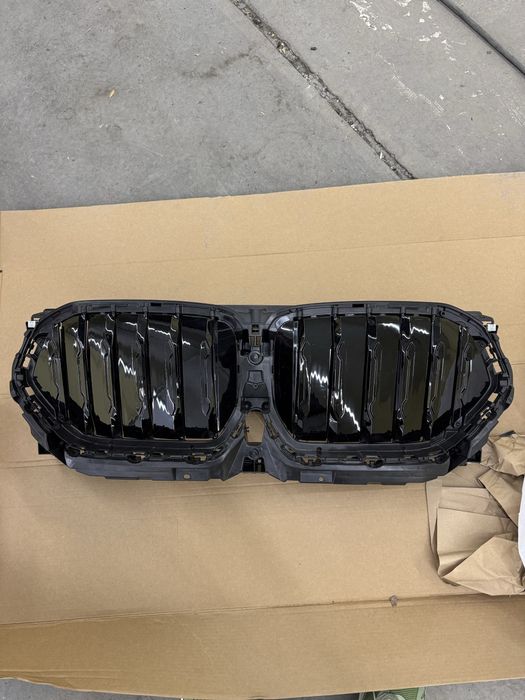 Жалюзи верхние. Новые. BMW G06Оригинал