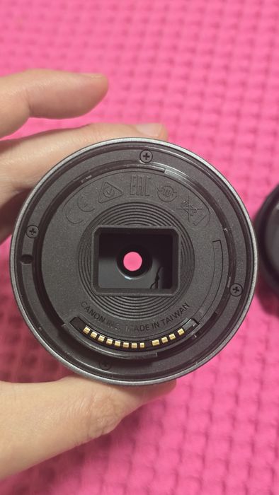 Об'єктив Canon RF-S 18-45mm