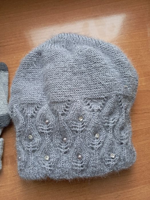 Czapki damskie zimowe i rękawiczki