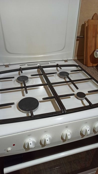 Продам газову плиту