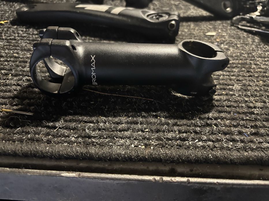 Avanco promax 110mm com guiador oroginal orbea 73cm