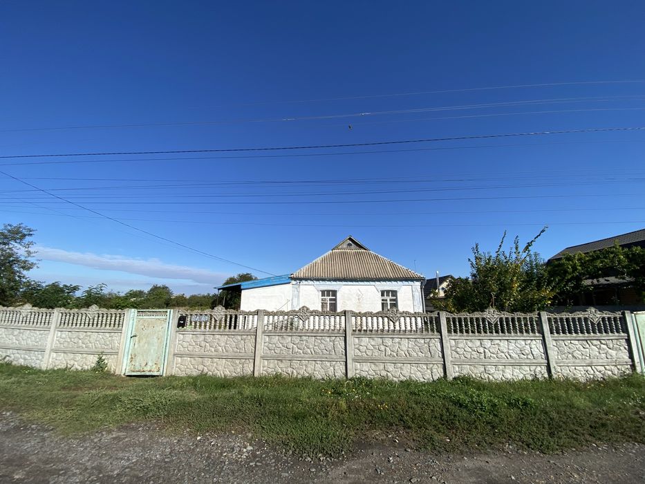 Продаж будинку с. Озерна, центр