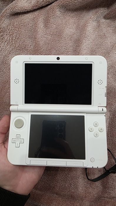 Nintendo 3DS LL  32 GB(біло-блакитна) + Circle Pad Pro