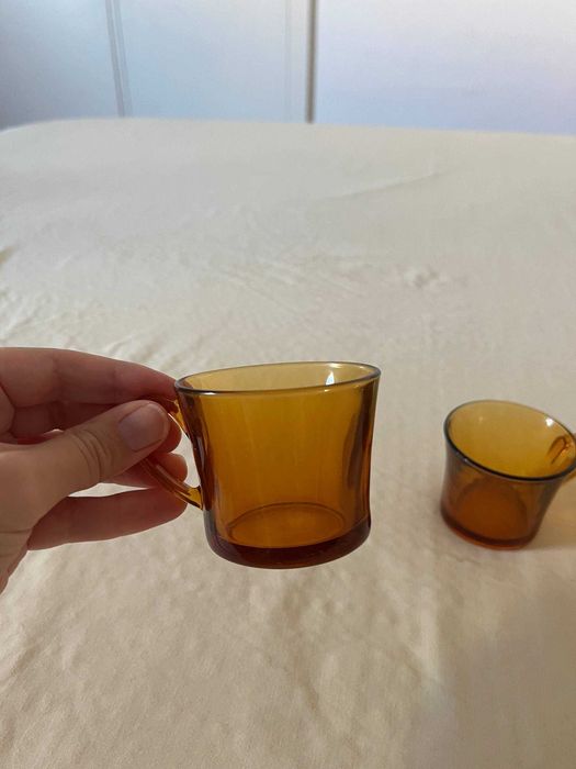 4 chávenas de vidro âmbar vintage