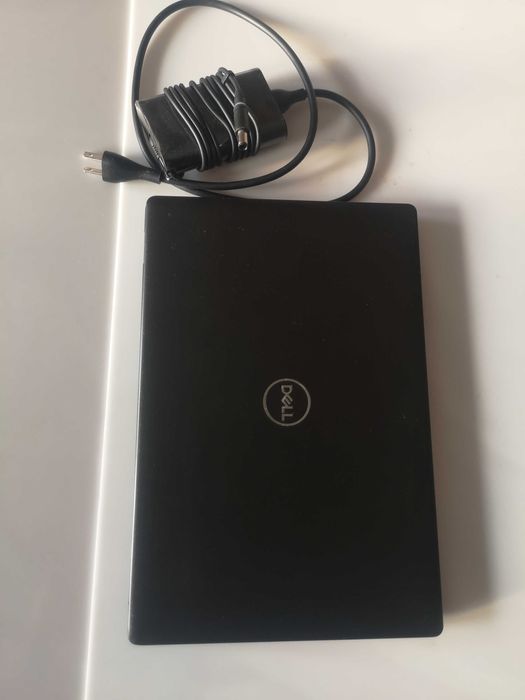 Laptop Dell Latitude 7300 z systemem Windows 11 bdb stan.