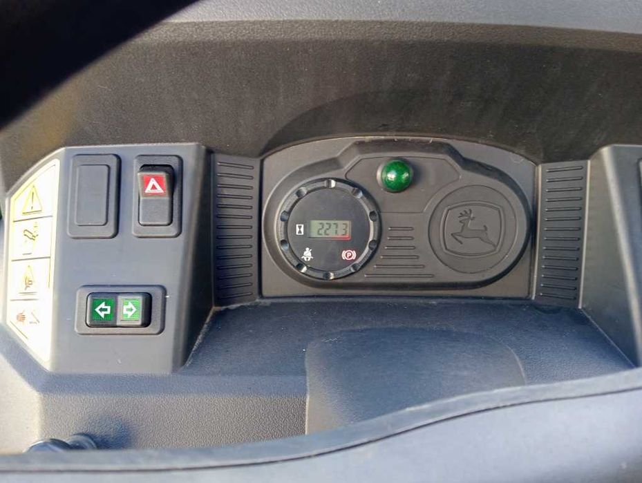 Gator John Deere  XUV 550 Como novo