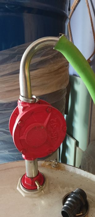 Bomba de transfega de combustível manual, com oferta de bidão