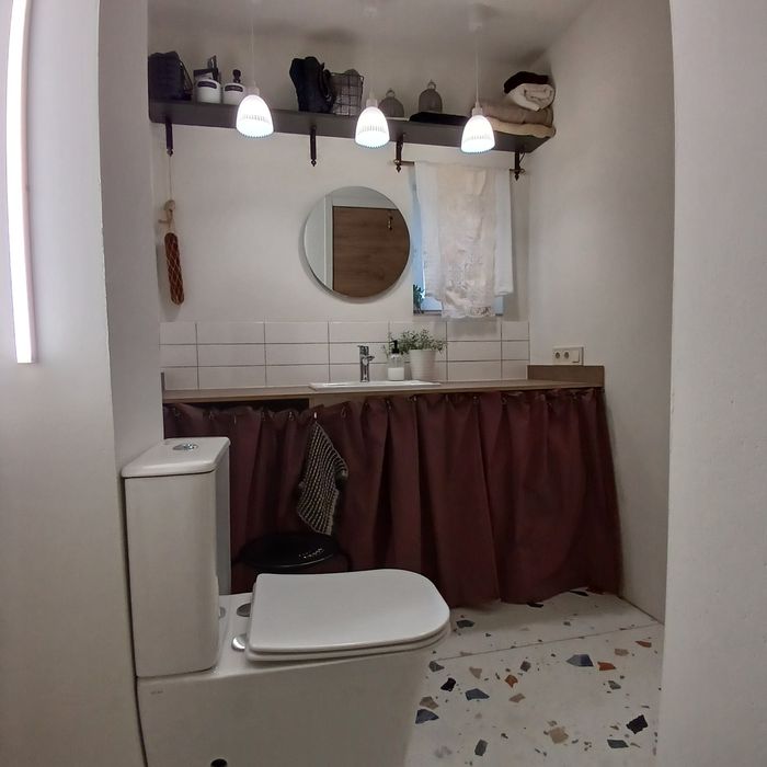 Будинок біля Лісу та Озера. Відновлений, зручний, сучасний.