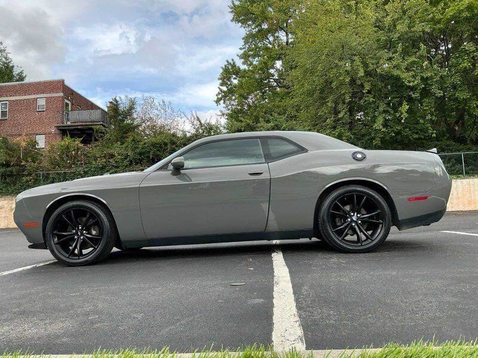 Dodge Challenger      2017