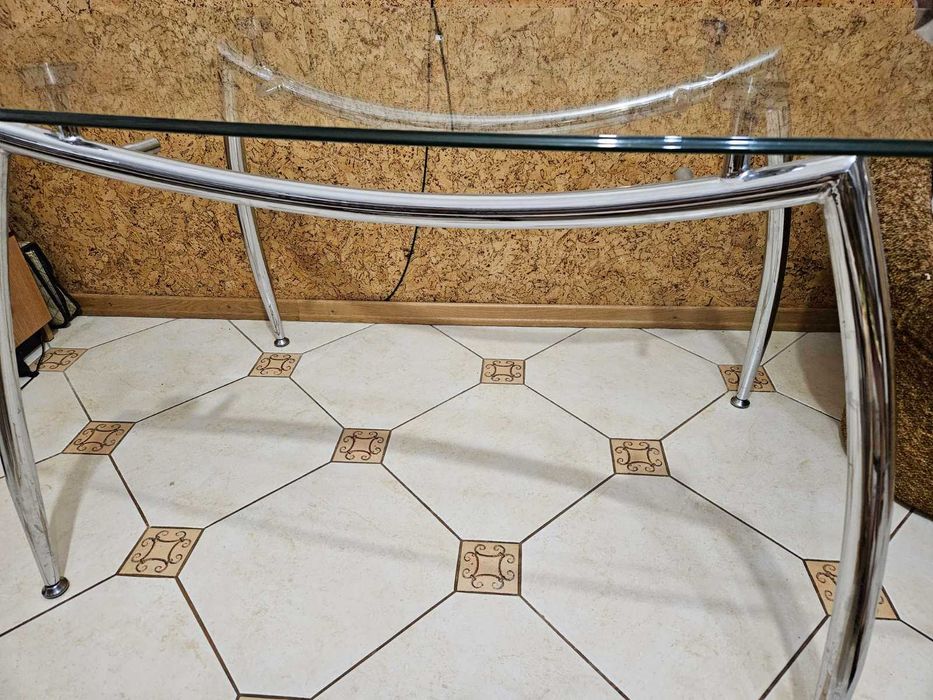 продам стіл склянний