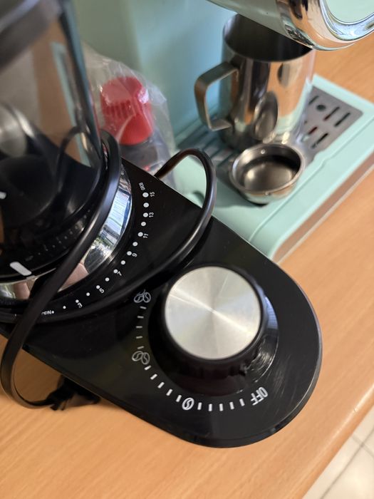 Sprzedam ekspres plus mlynek do kawy