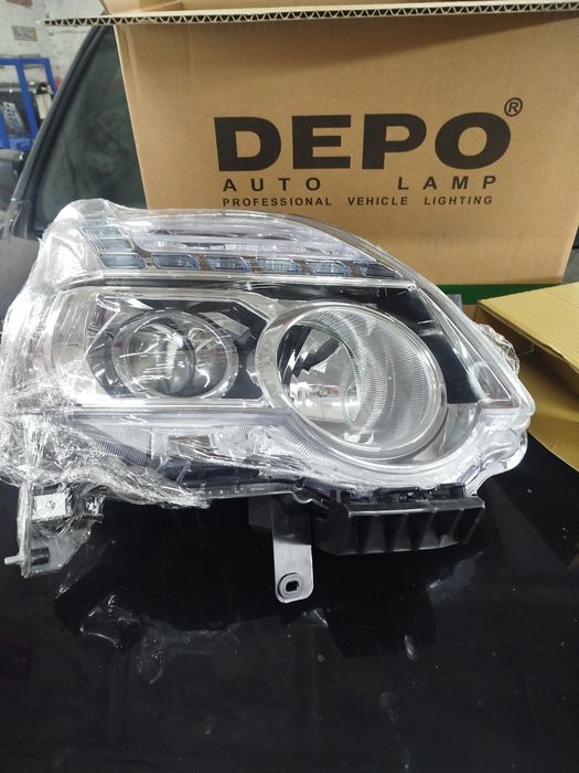 Фара права Nissan X Trail 2008-2016 215-11F1R-LDHM7